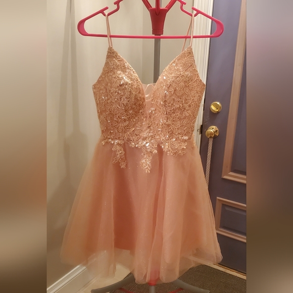 Homecoming prom pink dress - Picture 10 of 12